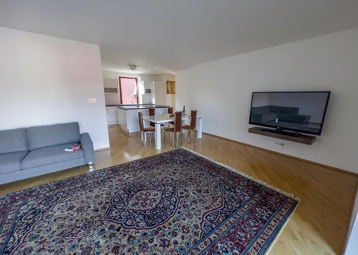 By The River Ljubljana 아파트 Curnovec